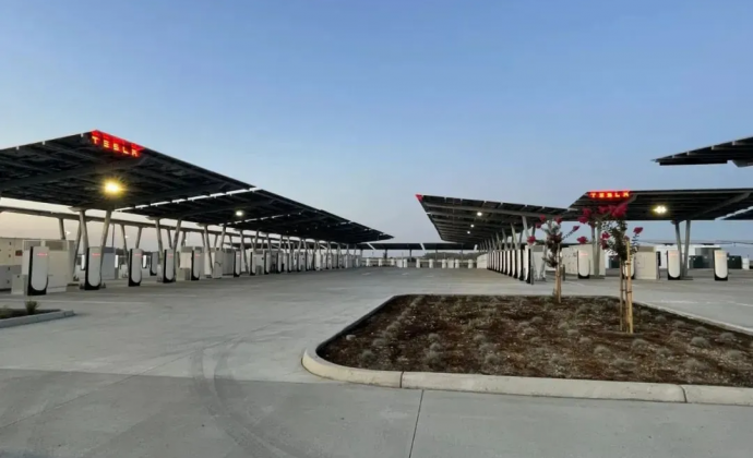 特斯拉纯太阳能充电站来了，国内呢？