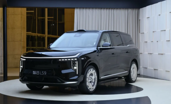 有地暖的大六座SUV，是南方车企做的智己LS9