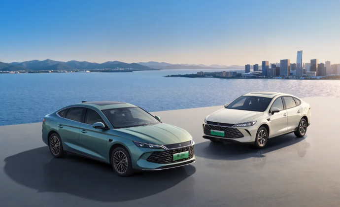 8.98万起+210km纯电续航，比亚迪秦：10万元插混还得看我