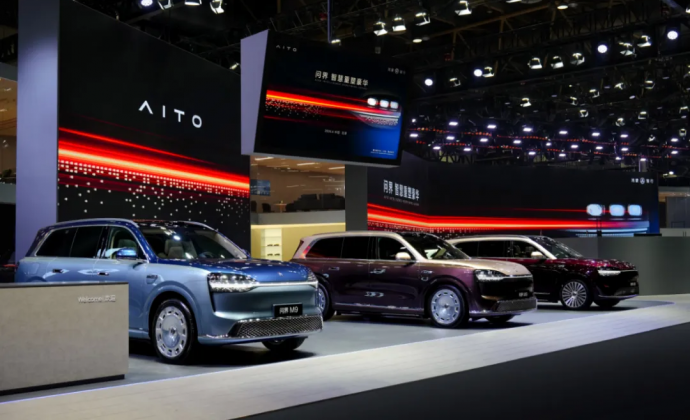 问界：深挖护城河